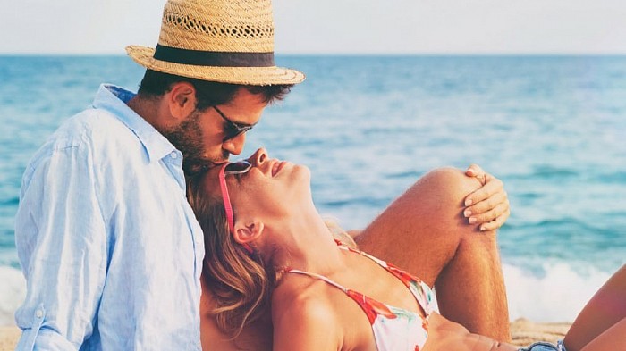 Retour affectif en 72h , C’est un rituel d’amour réservé aux maître marabout médium voyant spécialistes des problèmes d’amour et donnez une nouvelle vie a l’esprits. Ce n’est pas un travail donné à tous les maître marabouts. Mais lorsqu’un vrai maître marabout d’amour, spécialiste du domaine comme le médium voyant marabout Vodoungnon Medjo, réalise ce rituel de retour affectif, en 72 heures, vous constaterez le retour de votre être aimé. Pour le voyant marabout, ce rituel de retour d’affection immédiat demande beaucoup de temps de préparation spirituel, mentale et physique pour pouvoir réussir efficacement le travail d’amour pour vous faire réussi et non vous faire regretter vos dépense. Ce rituel est très puissant et ne doit pas être fait à la légère. Il a été conçue pour faire revenir l’être aimé(e) en 72h. Ce retour d’affection est irréversible, alors réfléchissez bien avant de vous engagé, car une fois la personne revenue, il ne vous sera pas facile de vous en séparer ensuite. le retour affectif correspond à un rituel visant à faire revenir un être cher. Tout d’abord, sachez que ce rituel ne présente aucun danger contre votre personne ou celle de la personne que vous voulez récupérer .